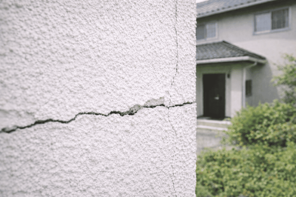 外壁のひび割れ
